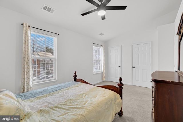 9242 JESSICA DR, Manassas Park, VA 20111