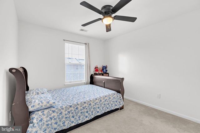 9242 JESSICA DR, Manassas Park, VA 20111