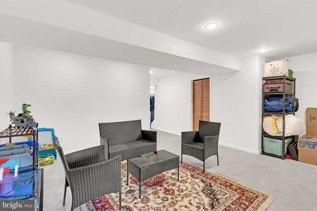 9242 JESSICA DR, Manassas Park, VA 20111