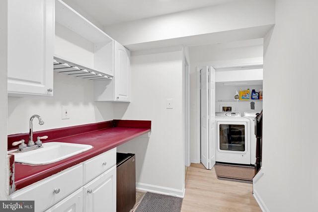 9242 JESSICA DR, Manassas Park, VA 20111