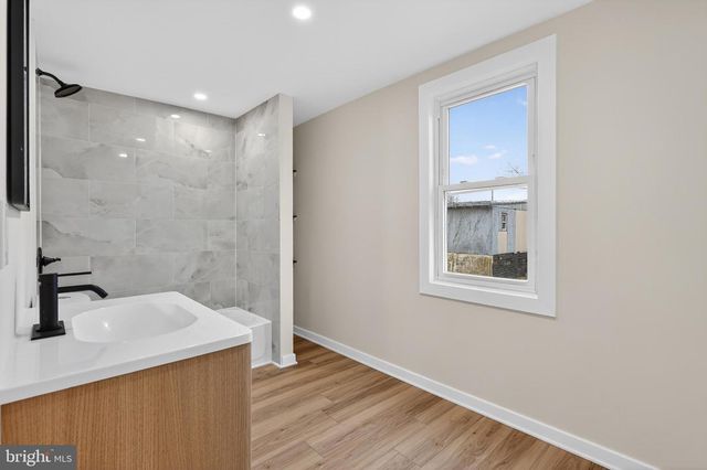 306 WALNUT ST, Camden, NJ 08103