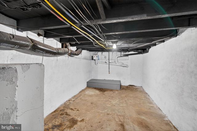 306 WALNUT ST, Camden, NJ 08103