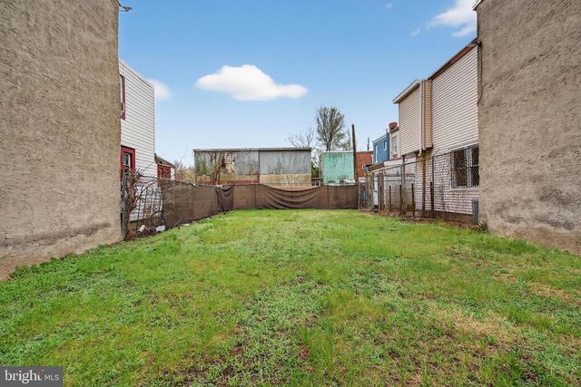 306 WALNUT ST, Camden, NJ 08103