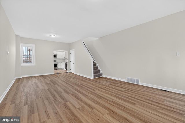 306 WALNUT ST, Camden, NJ 08103