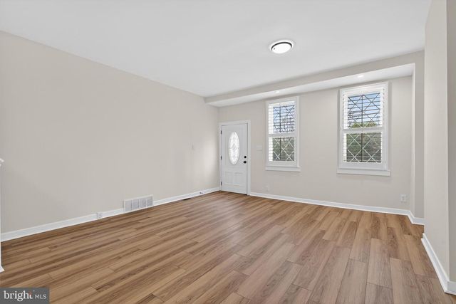 306 WALNUT ST, Camden, NJ 08103