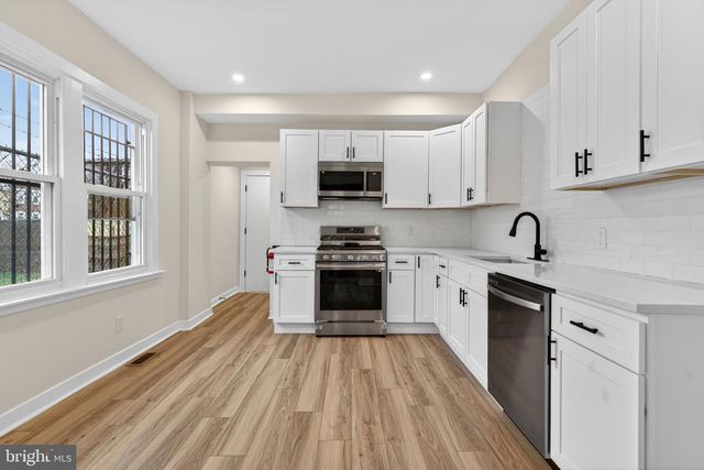 306 WALNUT ST, Camden, NJ 08103