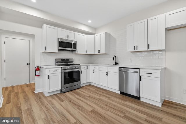 306 WALNUT ST, Camden, NJ 08103