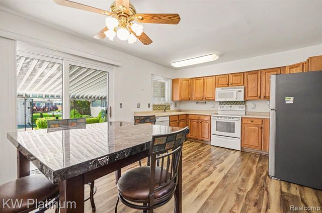 13646 Edwin Court, Warren, MI 48088