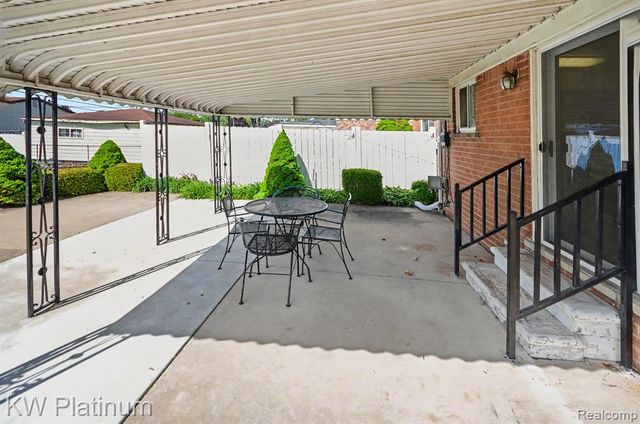 13646 Edwin Court, Warren, MI 48088