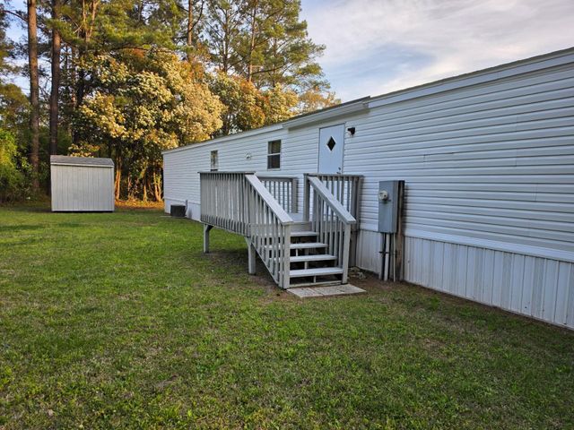 762 West Bear Grass Rd., Longs, SC 29568