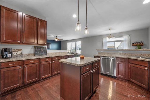 691 Windett Ridge Road, Yorkville, IL 60560