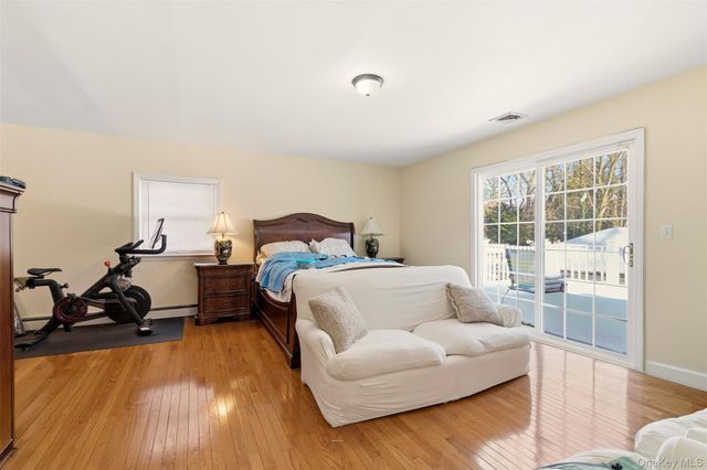 12 Cannon Court, Huntington, NY 11743