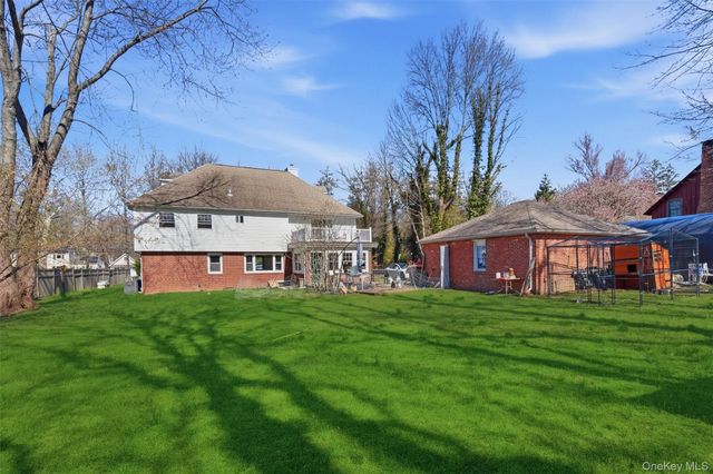 12 Cannon Court, Huntington, NY 11743