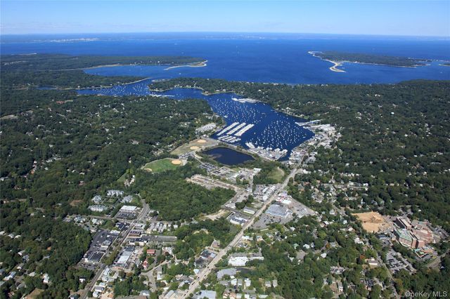 12 Cannon Court, Huntington, NY 11743