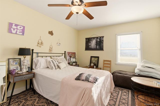 12 Cannon Court, Huntington, NY 11743