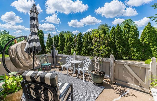 8000 River Park Way, Evansville, IN 47715