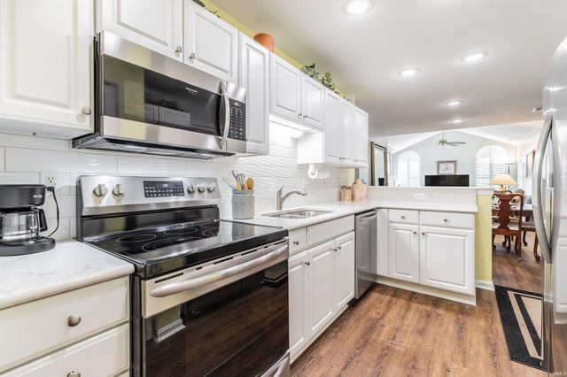 8000 River Park Way, Evansville, IN 47715
