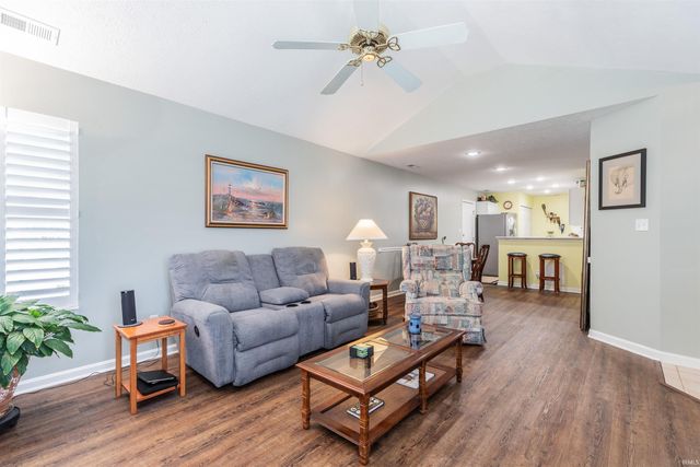 8000 River Park Way, Evansville, IN 47715