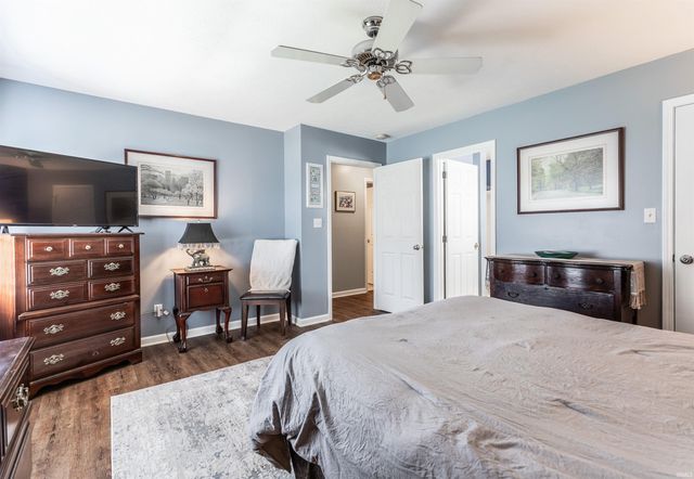 8000 River Park Way, Evansville, IN 47715