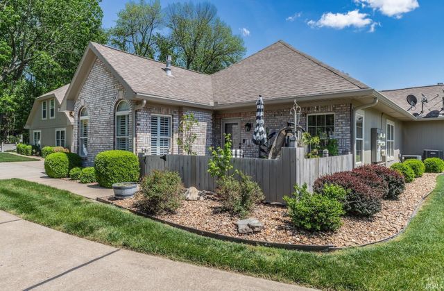 8000 River Park Way, Evansville, IN 47715