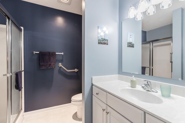 8000 River Park Way, Evansville, IN 47715
