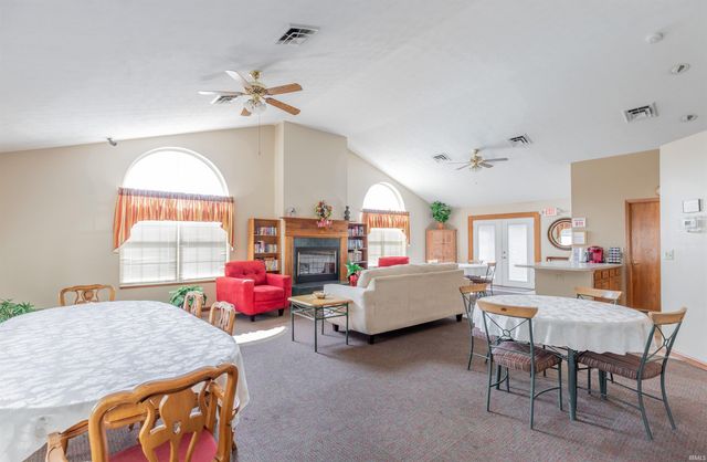 8000 River Park Way, Evansville, IN 47715