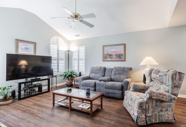 8000 River Park Way, Evansville, IN 47715