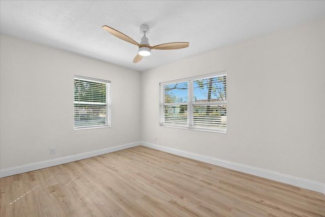 2585 Lorraine Court, North Palm Beach, FL 33403