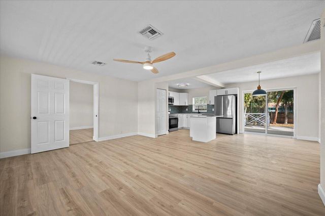 2585 Lorraine Court, North Palm Beach, FL 33403