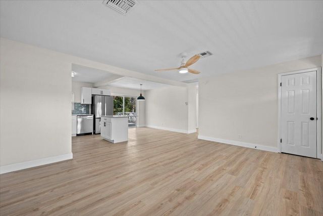 2585 Lorraine Court, North Palm Beach, FL 33403