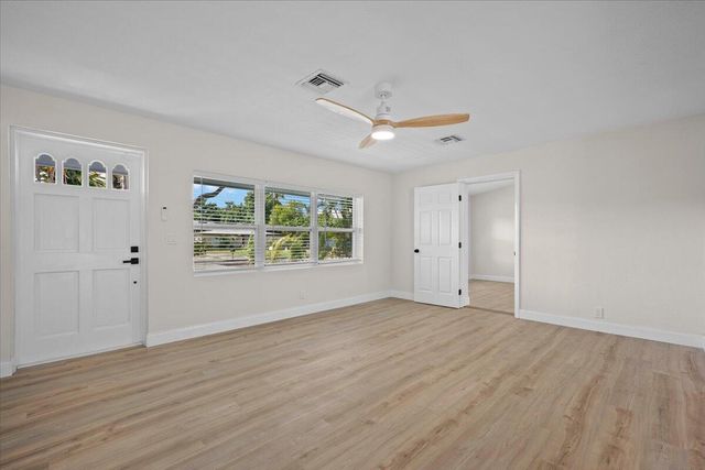 2585 Lorraine Court, North Palm Beach, FL 33403