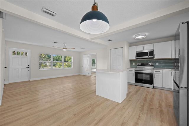 2585 Lorraine Court, North Palm Beach, FL 33403