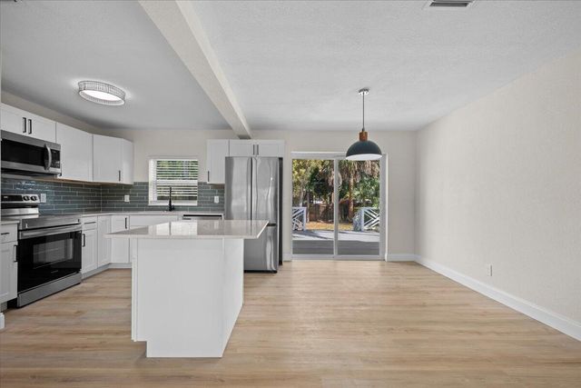 2585 Lorraine Court, North Palm Beach, FL 33403