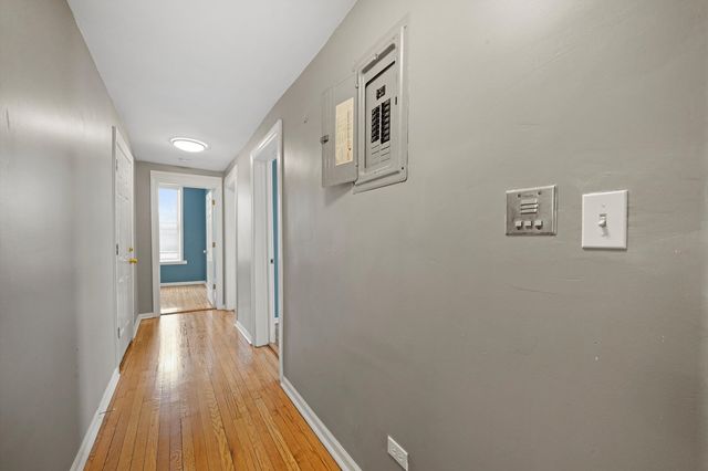 7152 S Emerald Avenue, Chicago, IL 60621