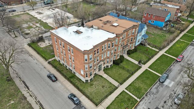 7152 S Emerald Avenue, Chicago, IL 60621