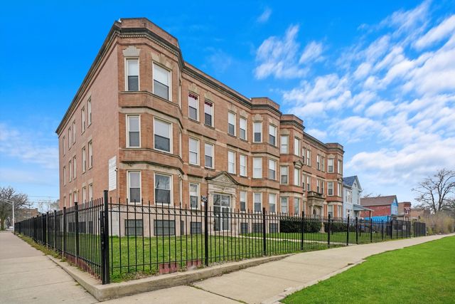 7152 S Emerald Avenue, Chicago, IL 60621