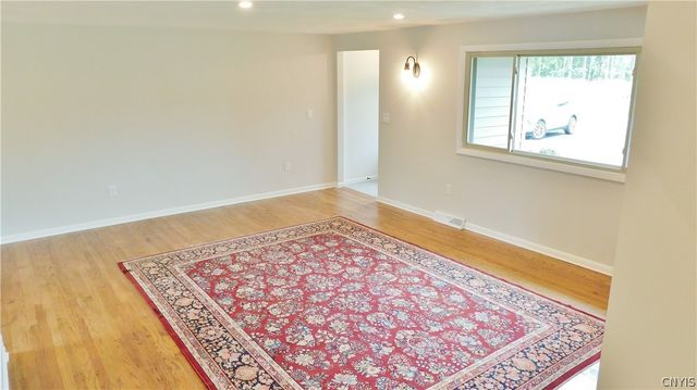 7742 Davis Road South, Clay, NY 13212