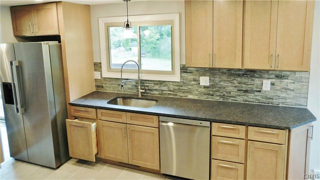 7742 Davis Road South, Clay, NY 13212