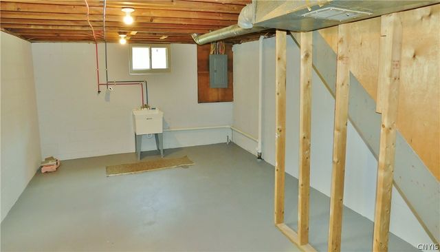 7742 Davis Road South, Clay, NY 13212