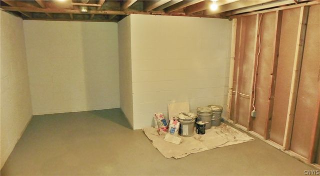 7742 Davis Road South, Clay, NY 13212