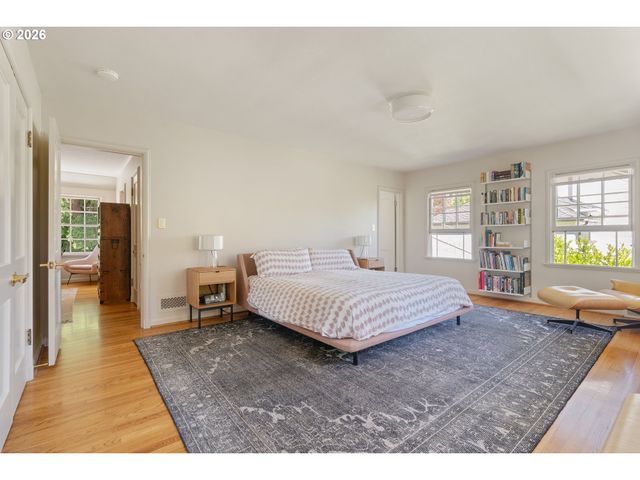 416 Nw HERMOSA Blvd, Portland, OR 97210
