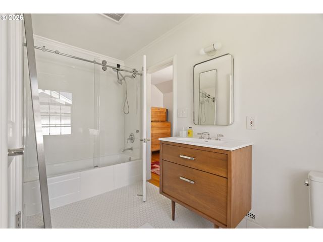 416 Nw HERMOSA Blvd, Portland, OR 97210