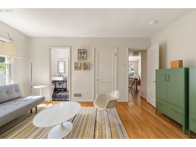 416 Nw HERMOSA Blvd, Portland, OR 97210