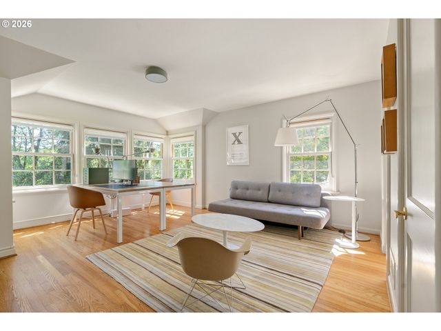 416 Nw HERMOSA Blvd, Portland, OR 97210