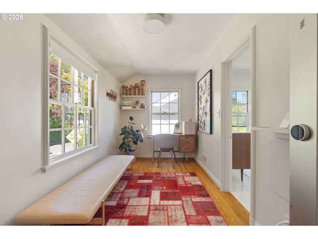 416 Nw HERMOSA Blvd, Portland, OR 97210
