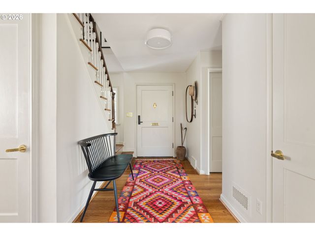 416 Nw HERMOSA Blvd, Portland, OR 97210