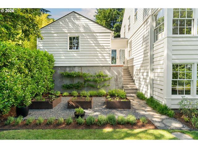 416 Nw HERMOSA Blvd, Portland, OR 97210