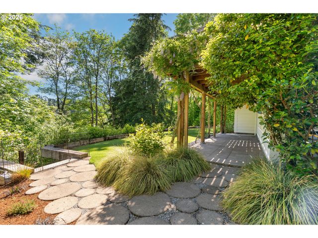 416 Nw HERMOSA Blvd, Portland, OR 97210