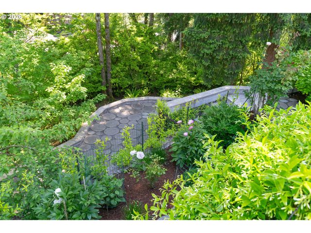 416 Nw HERMOSA Blvd, Portland, OR 97210