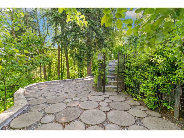 416 Nw HERMOSA Blvd, Portland, OR 97210